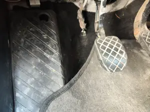 Foto de PEDAL EMBRAGUE VOLKSWAGEN PASSAT VARIANT (3B5) 1.9 TDI (110 CV / 81 KW)