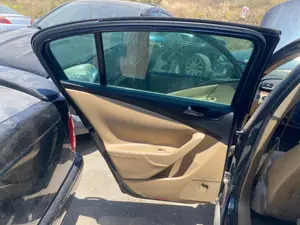 Foto de GUARNECIDO PUERTA TRASERA IZQUIERDA VOLKSWAGEN PASSAT BERLINA (3C2) 2.0 TDI (140 CV / 103 KW) referencia 3C5867211JJFKZ