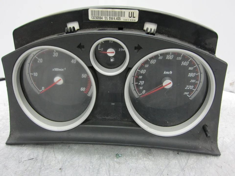 Foto de CUADRO INSTRUMENTOS OPEL ASTRA H BERLINA 1.7 16V CDTI (101 CV / 74 KW) referencia 3024902
