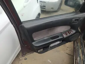 Foto de CERRADURA PUERTA DELANTERA IZQUIERDA NISSAN MAXIMA QX (A32) 2.0 V6 24V CAT (140 CV / 103 KW)