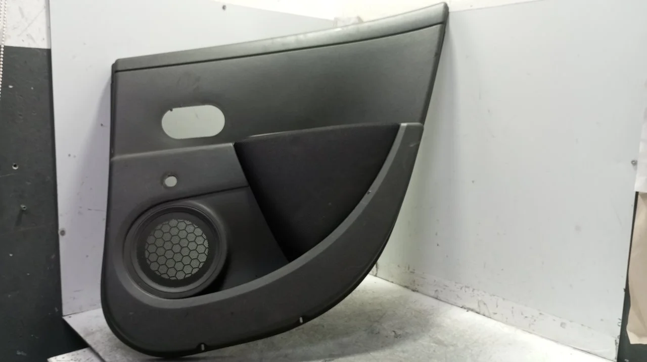 Foto de GUARNECIDO PUERTA TRASERA DERECHA RENAULT CLIO III 1.2 16V (75 CV / 55 KW) referencia 8200293860