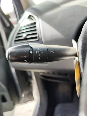 Foto de MANDO MULTIFUNCION CITROEN C4 BERLINA 1.6 16V HDi (90 CV / 66 KW) foto 3