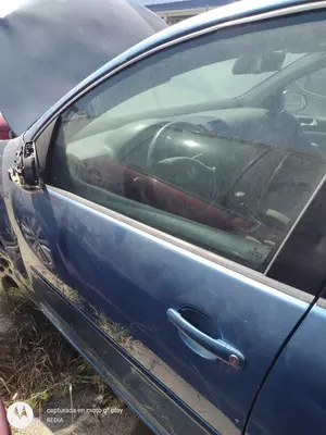 Foto de PUERTA DELANTERA IZQUIERDA VOLKSWAGEN GOLF V (1K1)(10.2003) 2.0 TDI (140 CV / 103 KW)