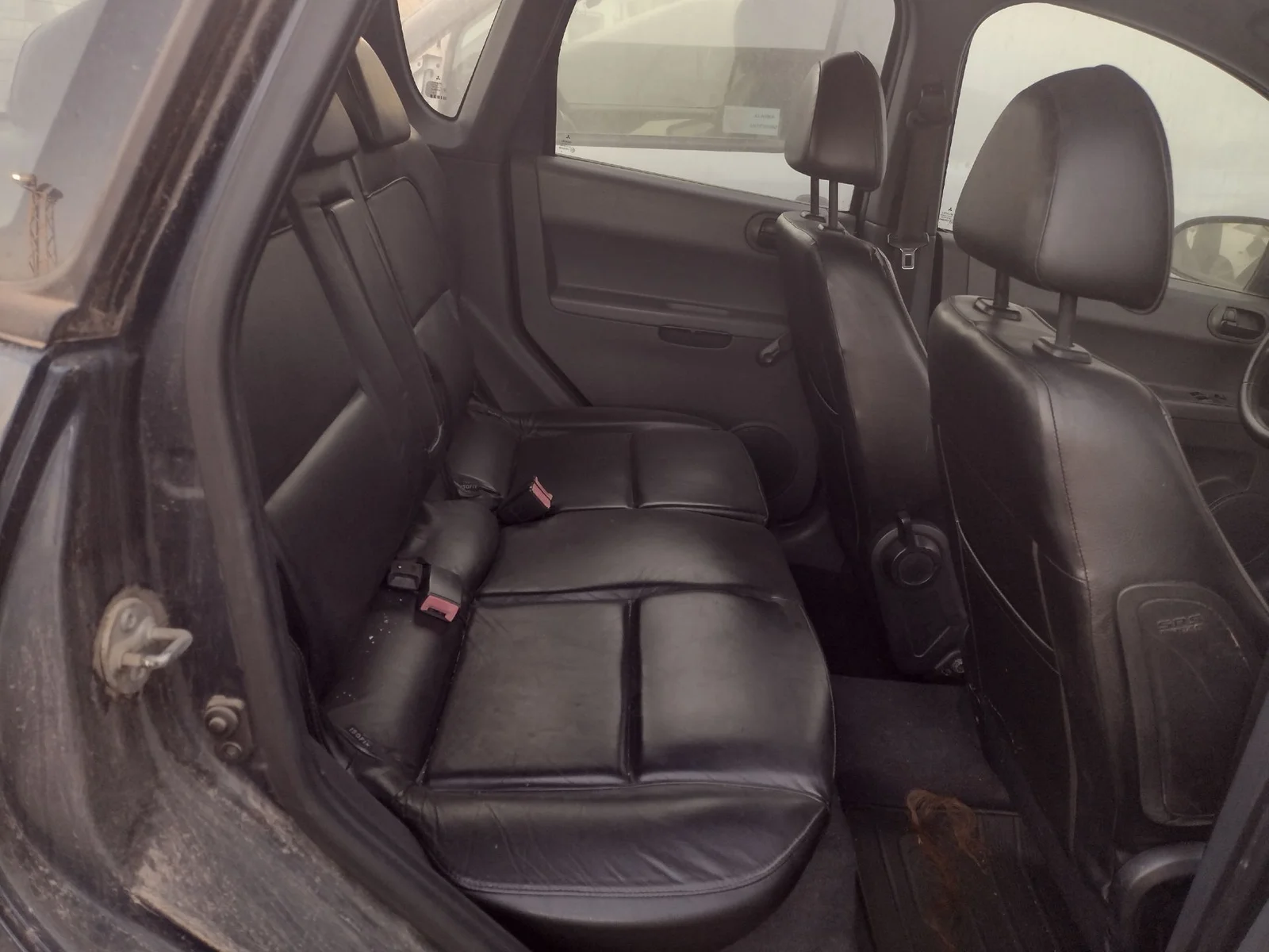 Foto de CINTURON SEGURIDAD TRASERO DERECHO MITSUBISHI COLT CZ3 BERL. 5 (Z30A) 1.5 DI-D CAT (95 CV / 70 KW)