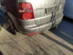 Foto de PARAGOLPES TRASERO VOLKSWAGEN TOURAN (1T2) 1.9 TDI (105 CV / 77 KW)