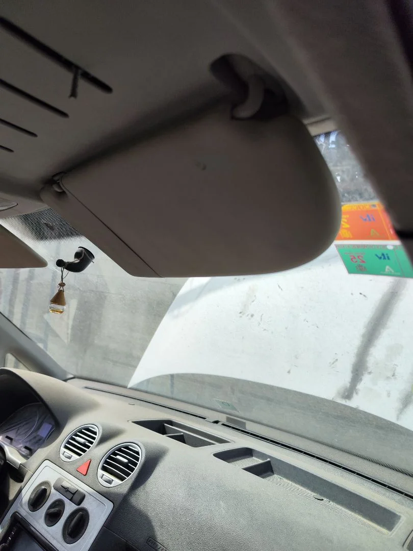 Foto de PARASOL DERECHO VOLKSWAGEN CADDY (2K)(02.2004) 1.9 TDI (BSU) (75 CV / 55 KW)