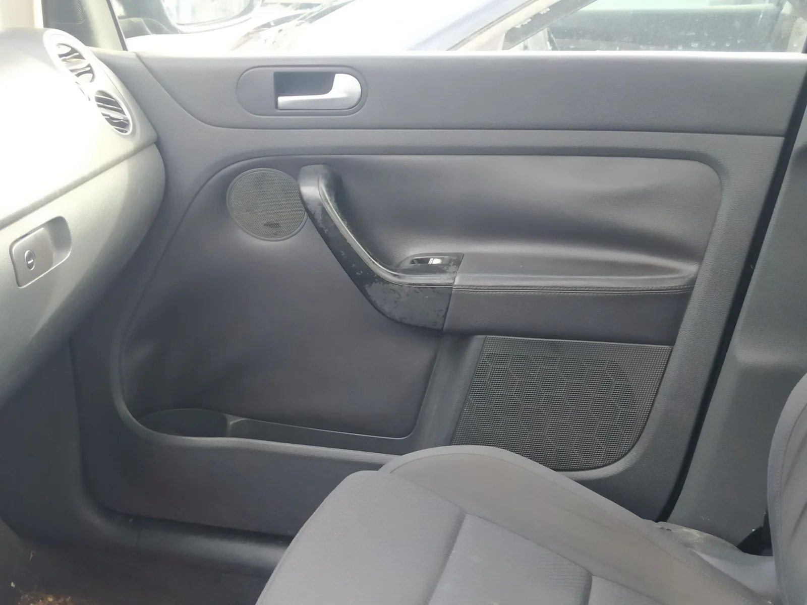 Foto de GUARNECIDO PUERTA DELANTERA DERECHA VOLKSWAGEN GOLF PLUS V (5M1) 1.9 TDI (105 CV / 77 KW)