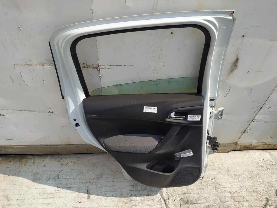 Foto de GUARNECIDO PUERTA TRASERA IZQUIERDA CITROEN C3 1.4 HDi (68 CV / 50 KW)