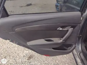 Foto de GUARNECIDO PUERTA TRASERA IZQUIERDA HYUNDAI I40 (VF) 1.7 CRDi CAT (136 CV / 100 KW) referencia 83307-3Z060UNN
