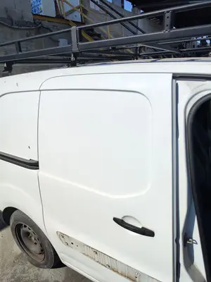 Foto de PUERTA LATERAL CORREDERA DERECHA CITROEN BERLINGO FURGÓN 1.6 16V HDi FAP (75 CV / 55 KW) foto 3