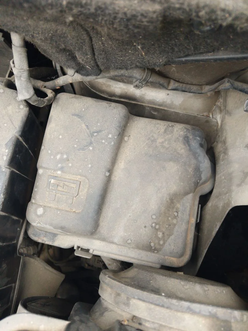 Foto de CAJA RELES / FUSIBLES CITROEN C3 PICASSO 1.6 16V (120 CV / 88 KW)