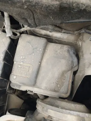 Foto de CAJA RELES / FUSIBLES CITROEN C3 PICASSO 1.6 16V (120 CV / 88 KW)