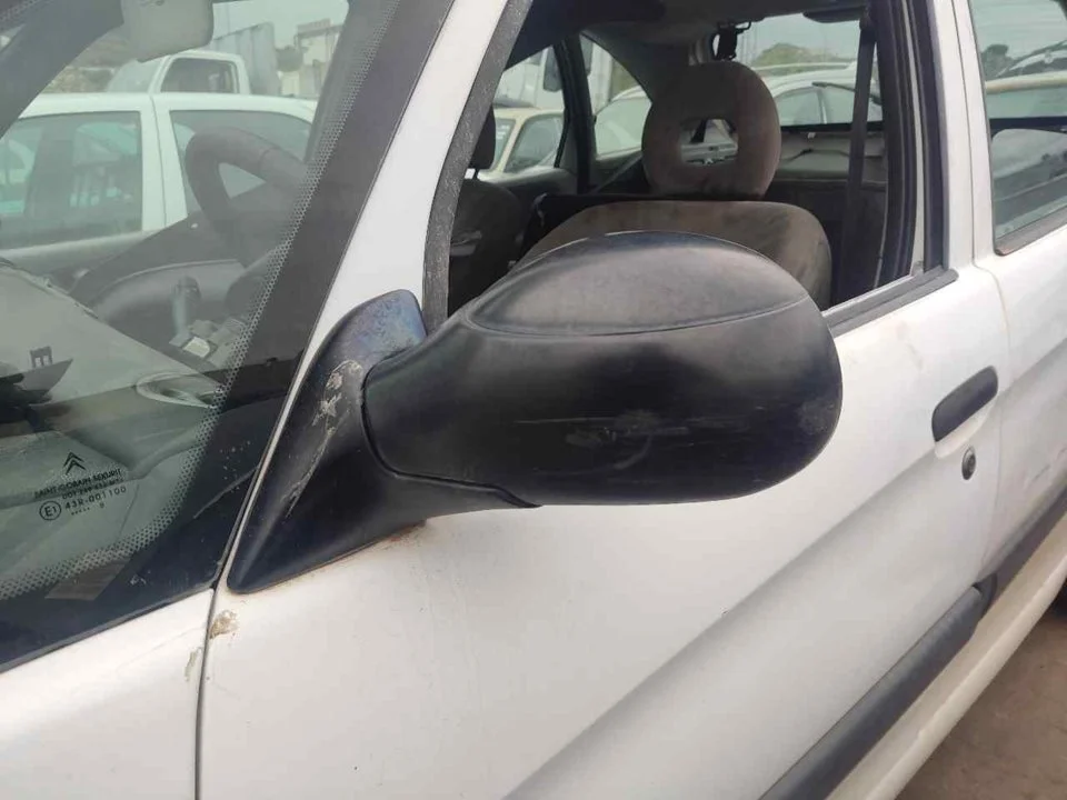 Foto de RETROVISOR IZQUIERDO CITROEN XSARA PICASSO 1.6 16V HDi (90 CV / 66 KW) referencia 9636882277