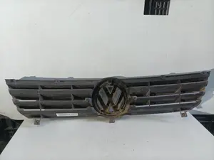 Foto de REJILLA DELANTERA VOLKSWAGEN POLO III BERLINA (6N2) referencia 6N0853651J foto 2