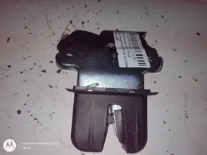 Foto de CERRADURA MALETERO / PORTON VOLKSWAGEN PASSAT BERLINA (3C2) 2.0 TDI (140 CV / 103 KW) referencia 4F5827505D
