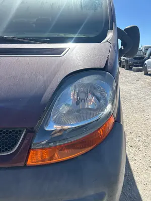 Foto de FARO IZQUIERDO RENAULT TRAFIC II FURGÓN 2.5 dCi Diesel CAT (135 CV / 99 KW) referencia 7700311371