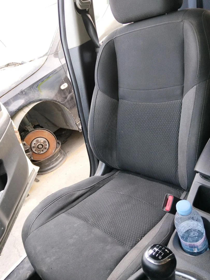 Foto de ASIENTO DELANTERO DERECHO NISSAN QASHQAI (J11E) 1.2 16V CAT (116 CV / 85 KW)