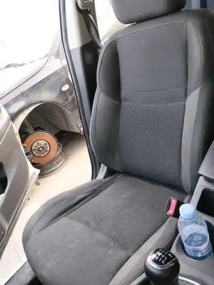 Foto de ASIENTO DELANTERO DERECHO NISSAN QASHQAI (J11E) 1.2 16V CAT (116 CV / 85 KW)