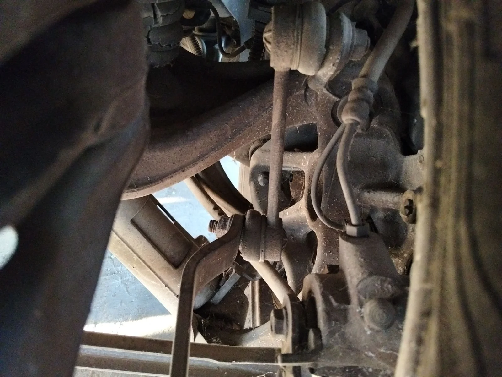 Foto de BRAZO SUSPENSION TRASERO DERECHO PEUGEOT 407 1.6 HDi FAP CAT (9HZ / DV6TED4) (109 CV / 80 KW) referencia 9801145880