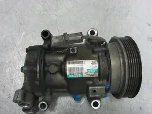Foto de COMPRESOR AIRE ACONDICIONADO RENAULT KANGOO II (F/KW0) 1.5 dCi Diesel CAT (86 CV / 63 KW) referencia 8200953359 foto 8