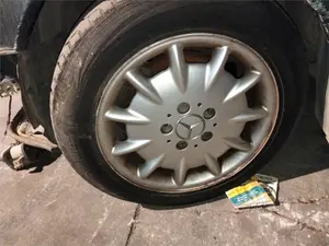 Foto de LLANTA MERCEDES-BENZ CLASE E (BM 210) BERLINA