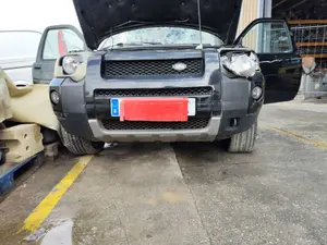 Foto de PARAGOLPES DELANTERO LAND ROVER FREELANDER (LN) 2.0 Td4 CAT (109 CV / 80 KW)
