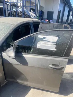 Foto de PUERTA DELANTERA DERECHA VOLKSWAGEN GOLF VII (5G1/BE1) 1.4 16V TSI (122 CV / 90 KW) referencia 5G4831056AS