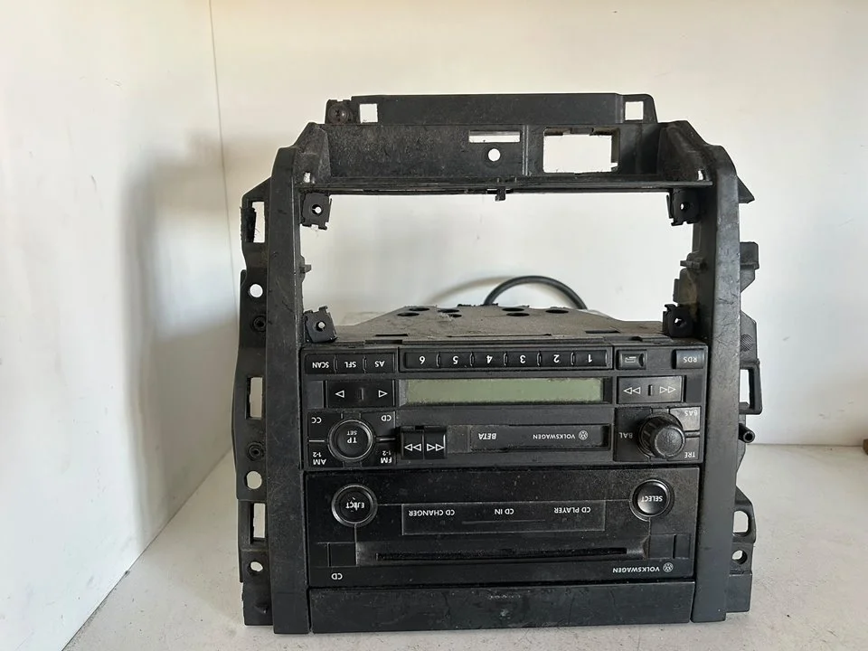 Foto de SISTEMA AUDIO / RADIO CD VOLKSWAGEN SHARAN (7M6/7M9) referencia H0003S0002