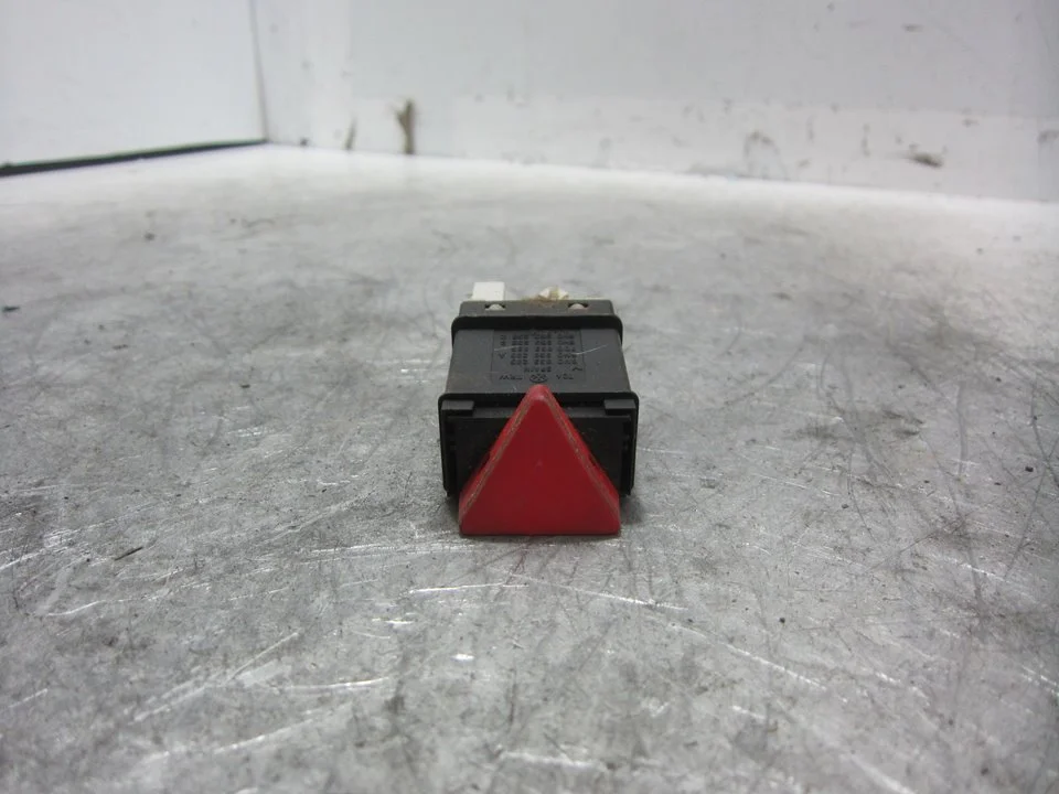 Foto de WARNING VOLKSWAGEN LUPO (6X1/6E1) 1.4 16V (75 CV / 55 KW) referencia 6N0953235