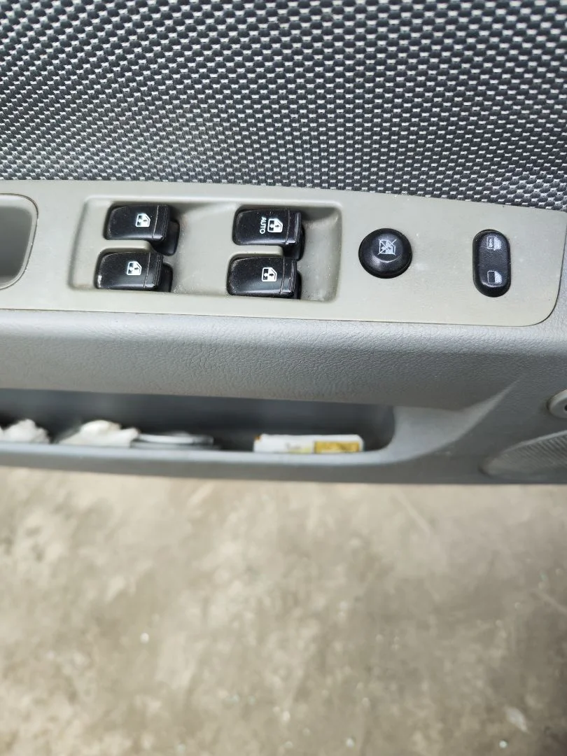 Foto de MANDO ELEVALUNAS DELANTERO IZQUIERDO CHEVROLET LACETTI 1.6 CAT (109 CV / 80 KW)