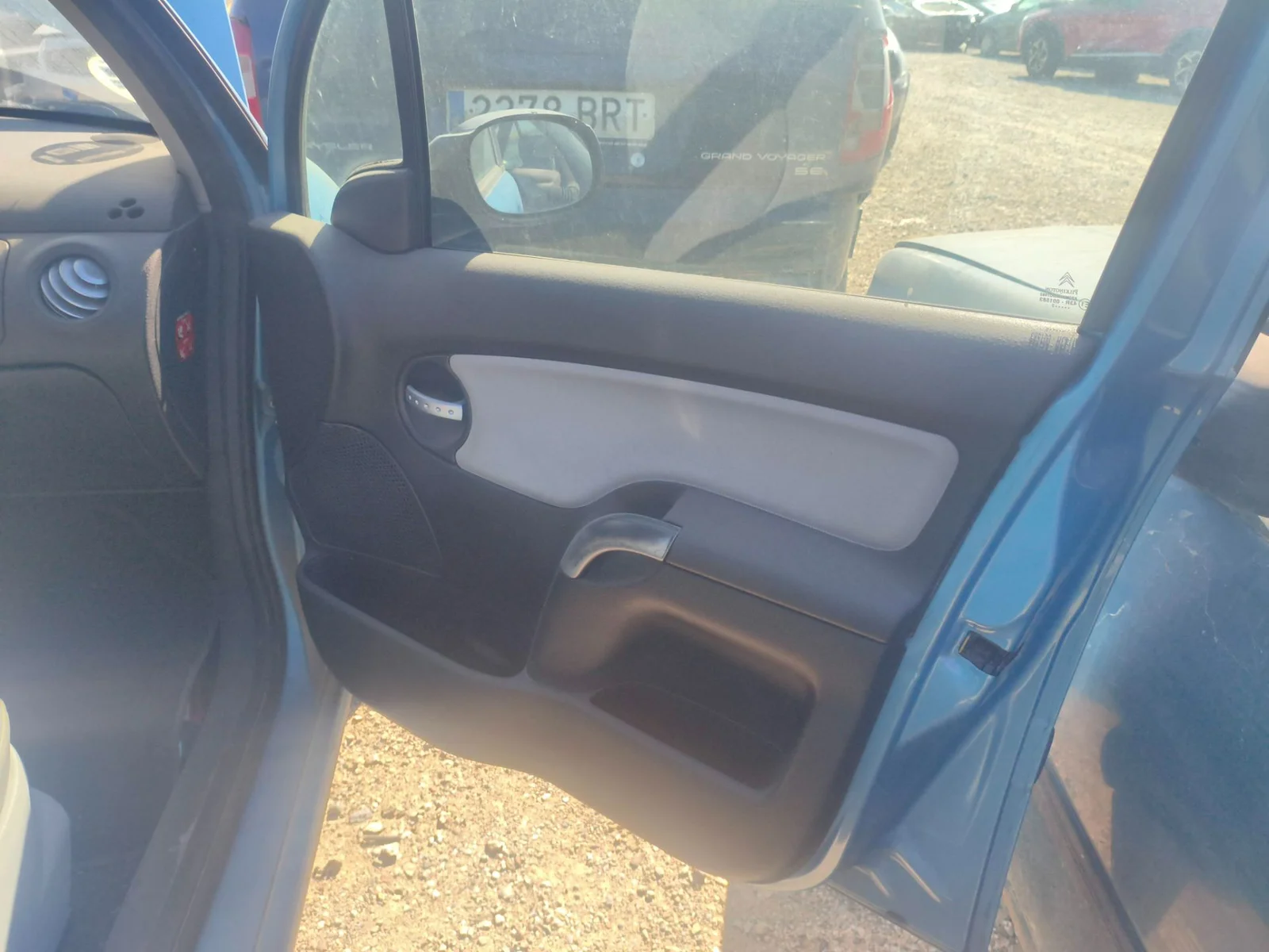 Foto de GUARNECIDO PUERTA DELANTERA DERECHA CITROEN C3 1.4 (73 CV / 54 KW)