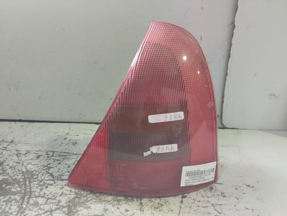 Foto de PILOTO TRASERO DERECHO RENAULT CLIO II FASE I (B/CB0) 1.2 (58 CV / 43 KW) referencia 7700410516
