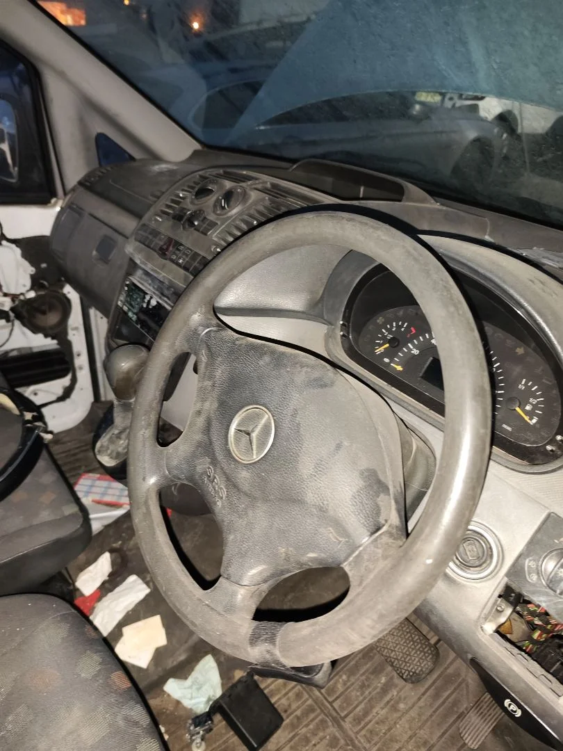 Foto de VOLANTE MERCEDES-BENZ VITO FURGÓN (639) 2.1 CDI CAT (109 CV / 80 KW)