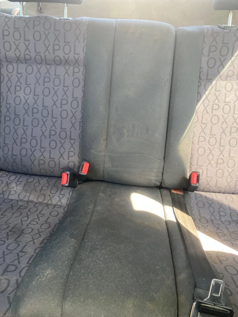 Foto de ENGANCHE CINTURON TRASERO DERECHO VOLKSWAGEN POLO III (6N1) 1.4 (60 CV / 44 KW)