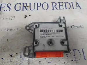 Foto de CENTRALITA AIRBAG RENAULT MEGANE I FASE 2 GRANDTOUR (KA...) 1.6 (107 CV / 79 KW) referencia 8200117651 foto 2