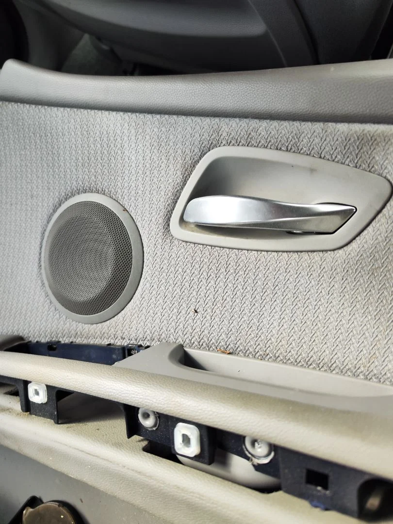 Foto de MANETA INTERIOR DELANTERA DERECHA BMW SERIE 3 BERLINA (E90) 2.0 Turbodiesel CAT (143 CV / 105 KW)