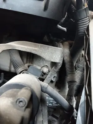 Foto de BOMBA DIRECCION SEAT CORDOBA BERLINA (6L2) 1.9 SDI (64 CV / 47 KW)