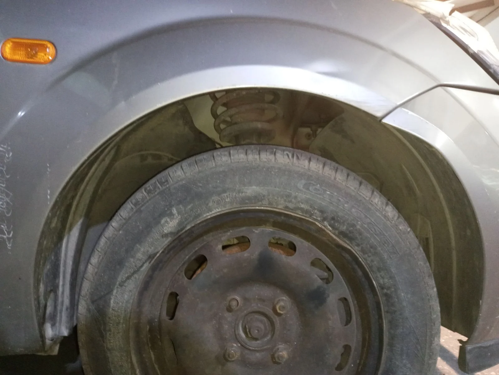 Foto de PASO RUEDA DELANTERO DERECHO FORD FIESTA (CBK) 1.4 TDCi CAT (68 CV / 50 KW) referencia 1381786