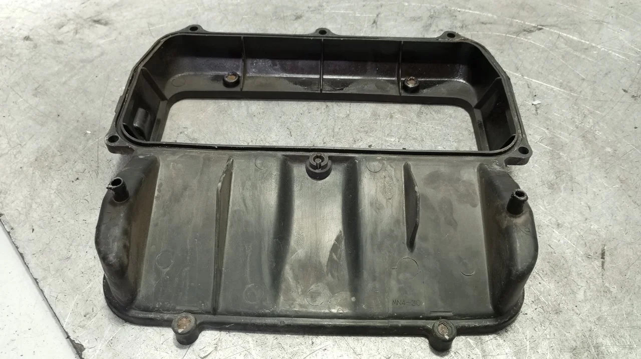 Foto de CAJA FILTRO AIRE HONDA CBR 600 F / CBR 600 RR 598 cm3 - 68 kW (92 CV / 68 KW) referencia 17221-MV9-003