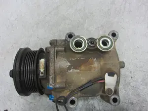 Foto de COMPRESOR AIRE ACONDICIONADO FORD TRANSIT CONNECT (TC7) 1.8 TDCi CAT (75 CV / 55 KW) foto 2