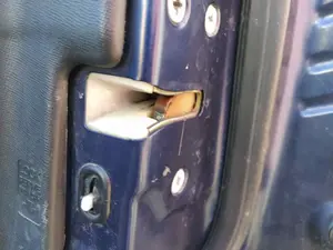 Foto de CERRADURA PUERTA TRASERA DERECHA HONDA CR-V (RD8) 2.0 VTEC CAT (150 CV / 110 KW)