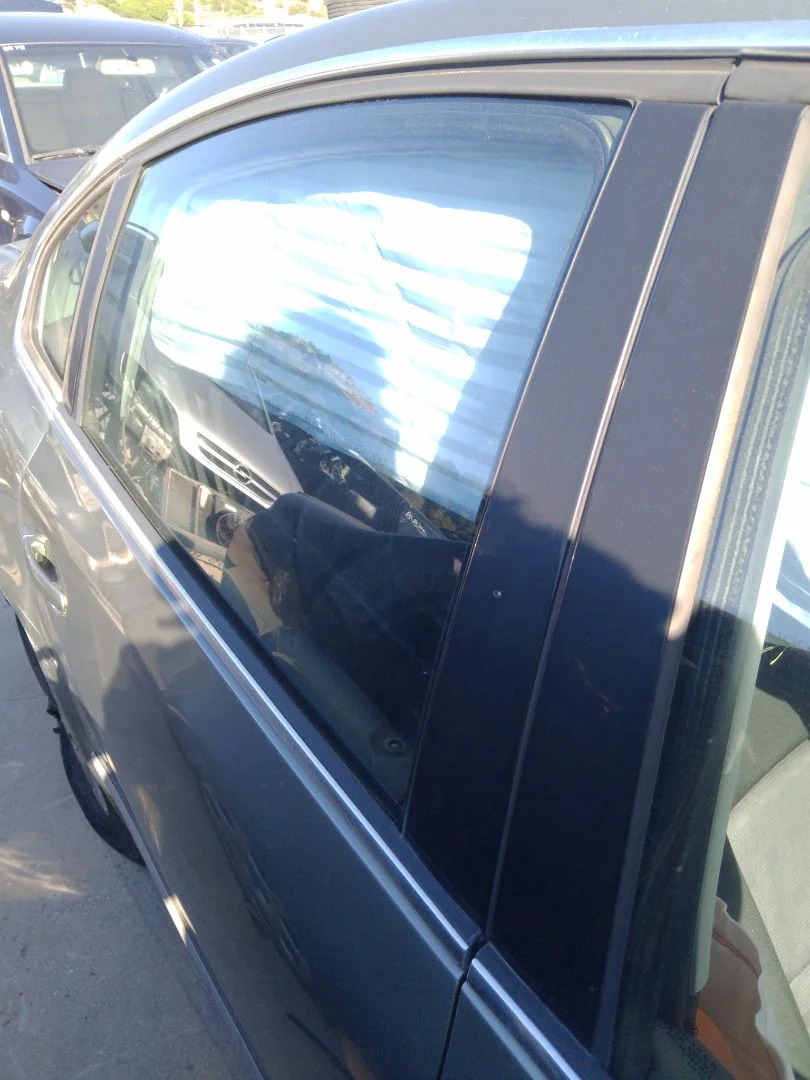 Foto de LUNA TRASERA DERECHA VOLKSWAGEN PASSAT BERLINA (3B3) 1.9 TDI (131 CV / 96 KW)