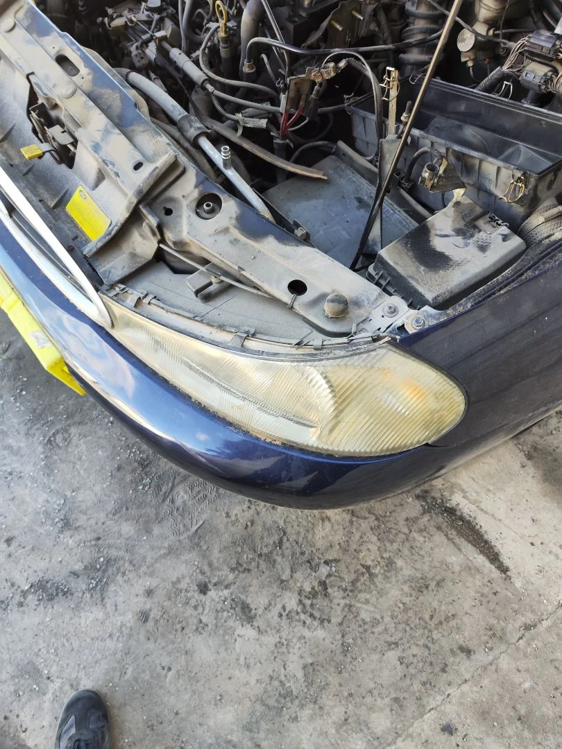 Foto de FARO IZQUIERDO FORD MONDEO BERLINA (GD) 1.8 16V CAT (116 CV / 85 KW) referencia 1110520