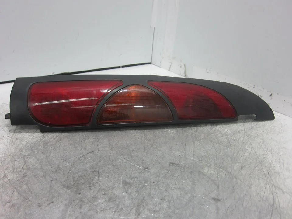 Foto de PILOTO TRASERO IZQUIERDO RENAULT KANGOO I (F/KC0) 1.5 dCi Diesel (65 CV / 48 KW) referencia 7700308713