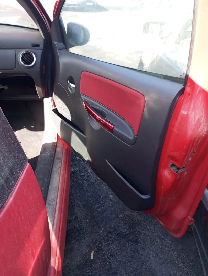 Foto de GUARNECIDO PUERTA DELANTERA DERECHA CITROEN C2 1.4 (73 CV / 54 KW) referencia 9331XQ