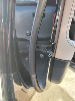 Foto de CERRADURA PUERTA DELANTERA IZQUIERDA JAGUAR XE 2.0  Turbo CAT (200 CV / 147 KW)