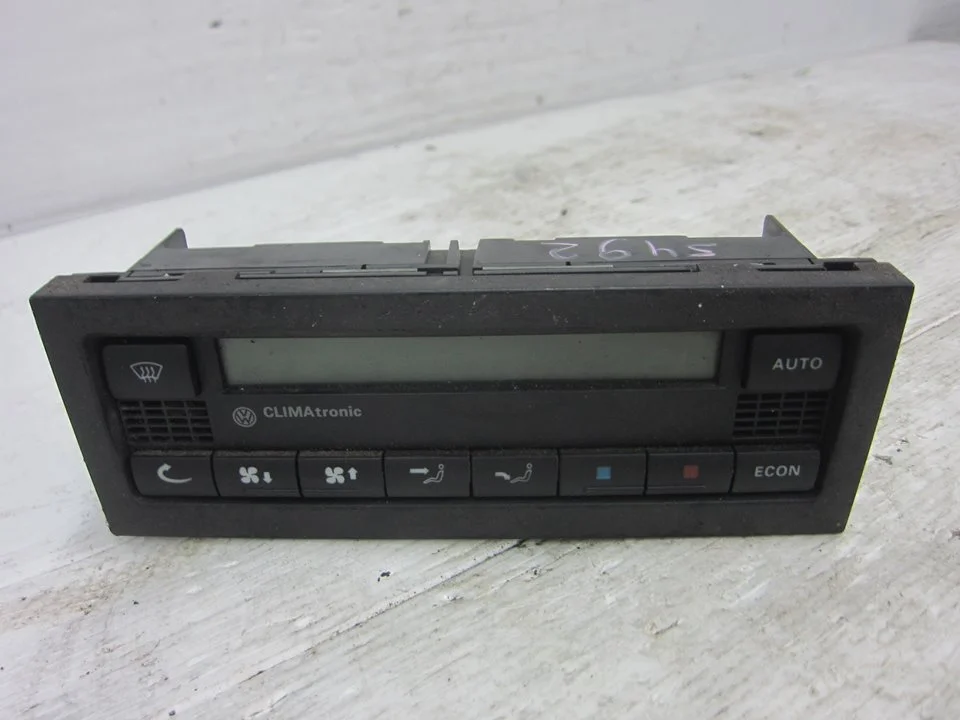 Foto de MANDO CLIMATIZADOR VOLKSWAGEN GOLF IV BERLINA (1J1)(10.1997) 1.6 16V (105 CV / 77 KW)