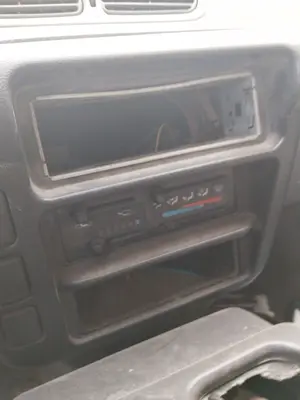Foto de MANDO CALEFACCION / AIRE ACONDICIONADO NISSAN VANETTE CARGO 2.3 Diesel (75 CV / 55 KW)