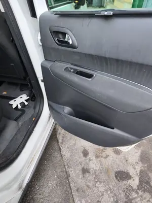 Foto de ELEVALUNAS TRASERO DERECHO PEUGEOT 3008 1.6 Blue-HDI FAP (120 CV / 88 KW)