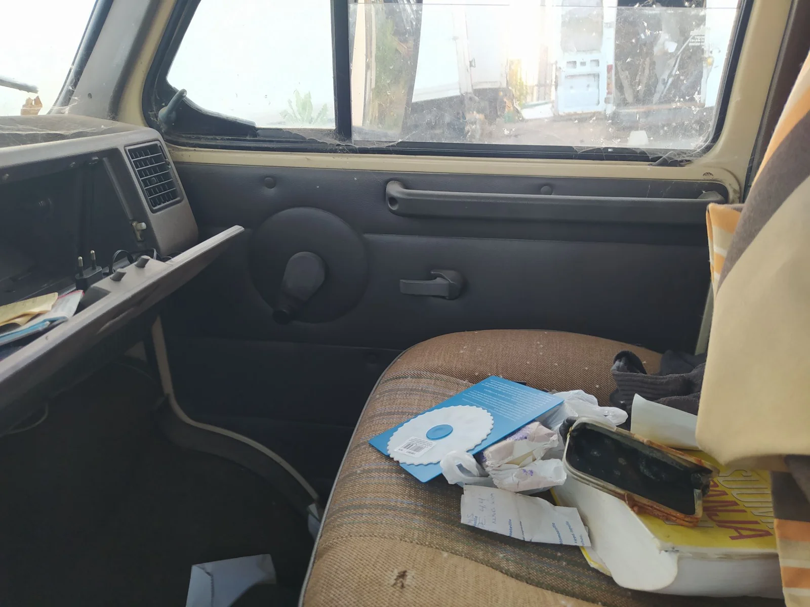 Foto de CERRADURA PUERTA DELANTERA IZQUIERDA FIAT DUCATO I BUS 2.5 Turbodiesel (92 CV / 68 KW)
